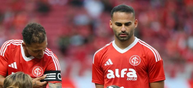 Thiago Maia, à direita, está suspenso no Inter e não encara o Ceará