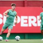 Fluminense encaminha empréstimo de atacante uruguaio para o Coritiba