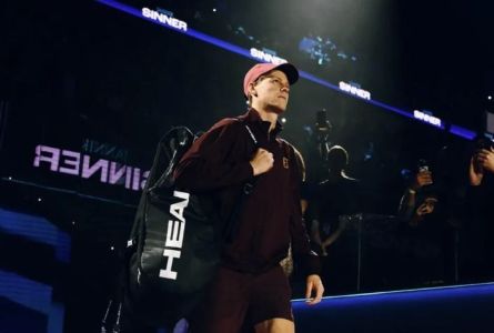Jannik Sinner vence Félix Auger-Aliassime pelo ATP finals