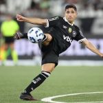Titular do Botafogo é liberado de amistoso na Data Fifa e reforça equipe