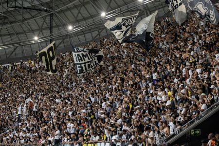 Torcida do Atlético na Arena MRV no jogo contra o Bahia