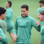 Zubeldía pode ter meia pela primeira vez desde a chegada ao Fluminense