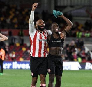 Igor Thiago (à esquerda) vive ótima fase no Brentford