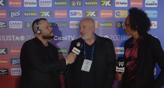 Carlos Belmonte (ao centro), diretor de futebol do São Paulo