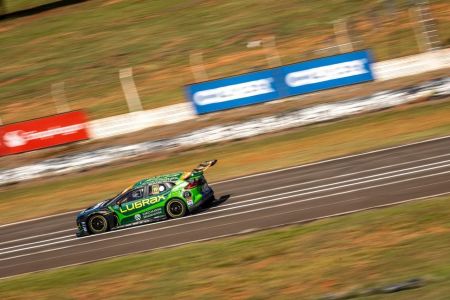 Felipe Massa em ação durante a etapa de Campo Grande da Stock Car