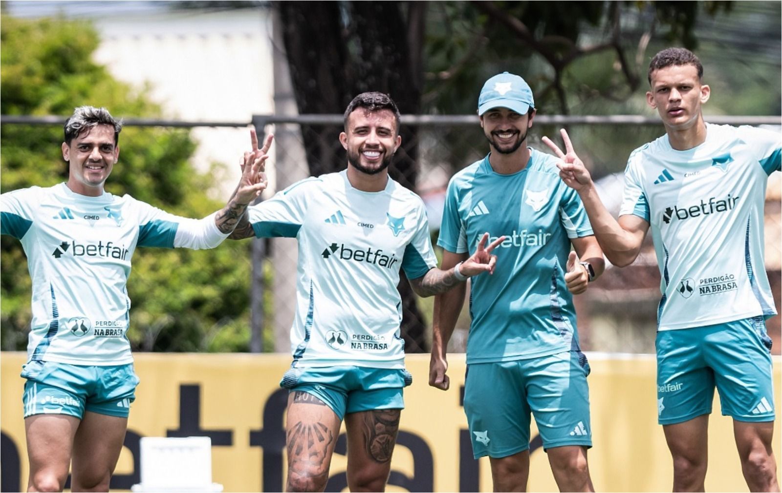 Meia do Cruzeiro evolui e dá passo importante em recuperação de fratura
