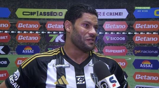 Hulk reage à homenagens da torcida do Atlético