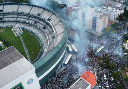 Couto Pereira recebe torcida coxa-branca para duelo pela Série B