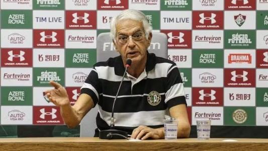 Celso Barros em coletiva do Fluminense