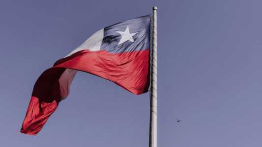Disputa pela presidência do Chile leva milhões às urnas neste domingo (16)