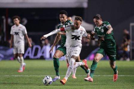 Neymar teve boa atuação na vitória do Santos sobre o Palmeiras