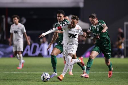 Neymar teve boa atuação na vitória do Santos sobre o Palmeiras