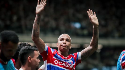 Deyverson pede desculpas por gol marcado contra o Atlético pelo Campeonato Brasileiro