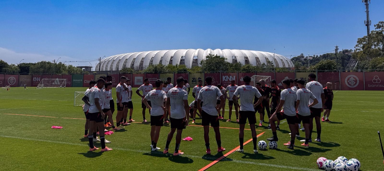 Risco de rebaixamento do Inter à Série B aumenta após vitória do Santos; veja números