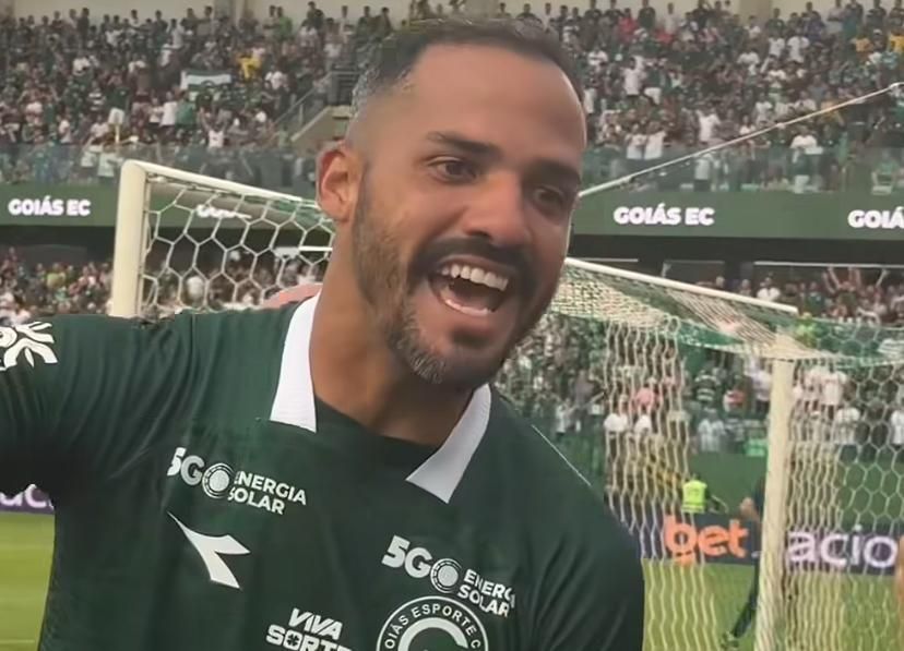 Ex-Cruzeiro marca, Goiás vence Novorizontino e mantém vivo o sonho do acesso na Série B