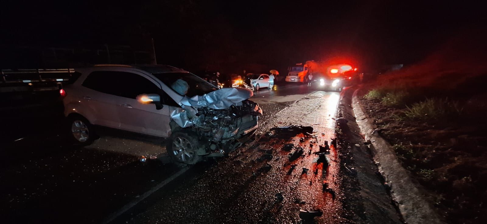 Grave acidente na BR 381 em Santana do Paraíso deixa um morto e cinco feridos