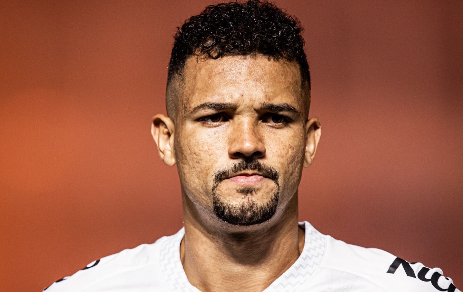 Zé Ivaldo cumpre meta no Santos, e Cruzeiro garante venda do zagueiro; veja detalhes