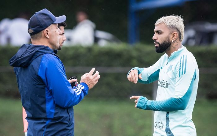 Leonardo Jardim e Gabigol durante treino do Cruzeiro