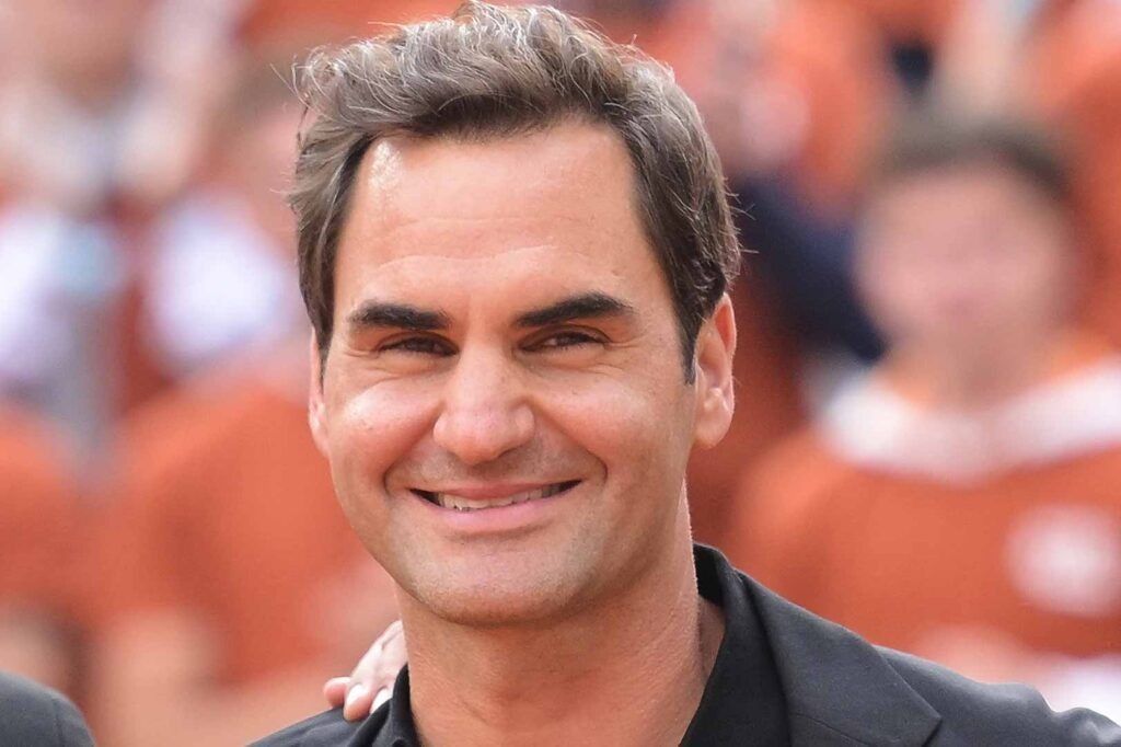 Federer reage após ser eleito para o Hall da Fama Internacional do Tênis