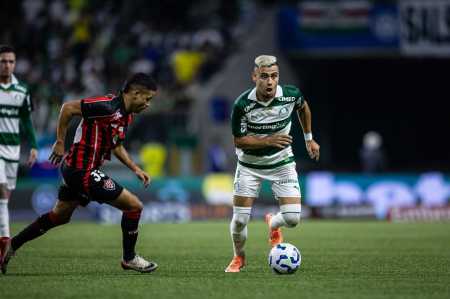 Andreas Pereira foi titular no empate por 0 a 0 com o Vitória