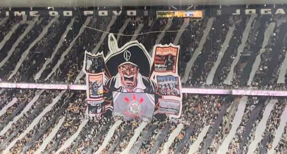 Torcida do Corinthians provoca o São Paulo antes do clássico