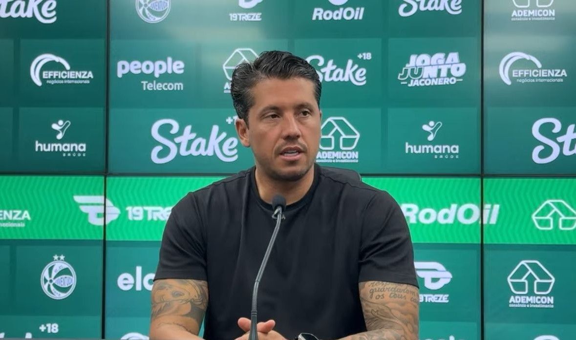 Técnico do Juventude, Carpini rasga elogios ao elenco do Cruzeiro e cita destaques