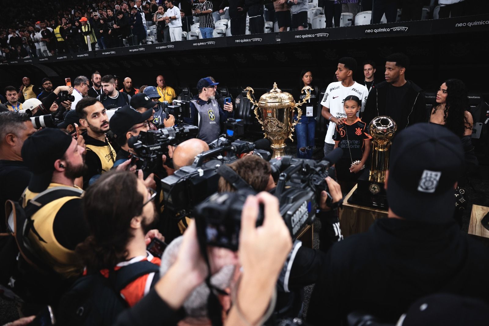 Corinthians homenageia Gil antes de clássico contra o São Paulo