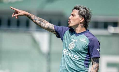 Josué volta de suspensão e deve ser titular do Coritiba contra Amazonas