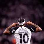 Em meio a críticas, Memphis Depay registra 'duplo-duplo' pelo Corinthians