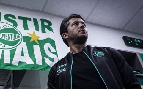 Técnico Thiago Carpini, do Juventude