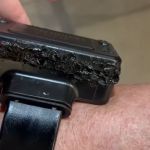 Bolsonaro admite que usou ferro quente para tentar violar tornozeleira; veja vídeo e fotos