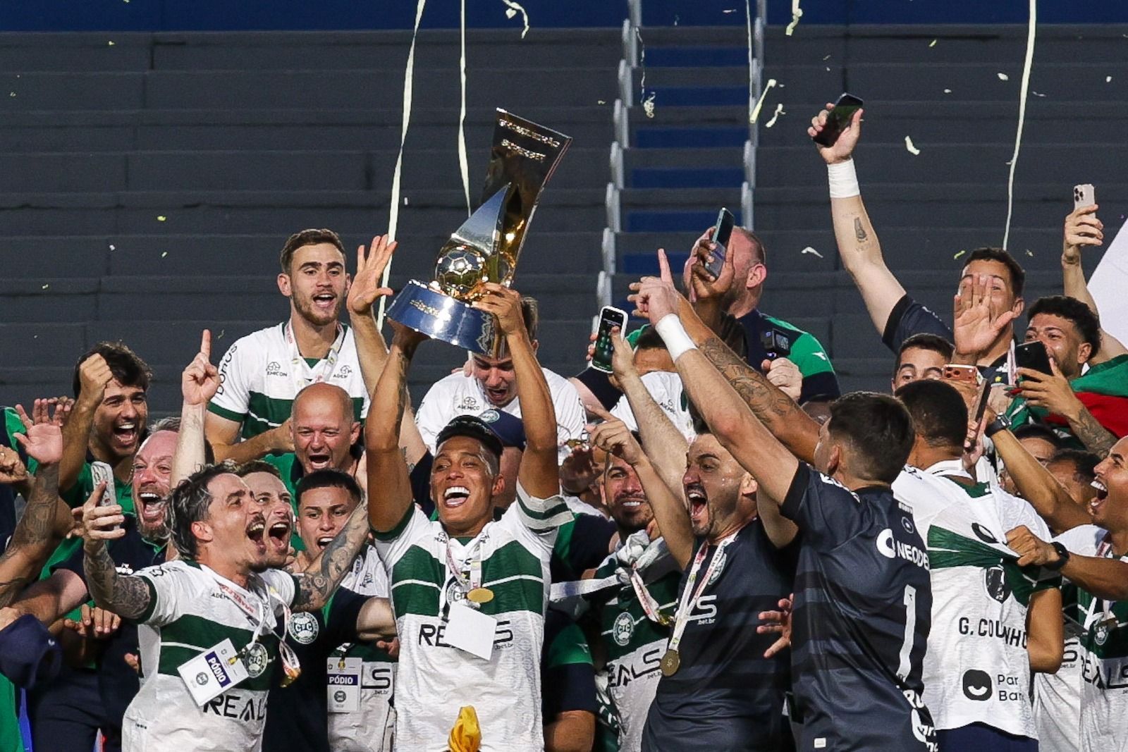 Mozart Santos compara Coritiba de 2025 ao time campeão brasileiro de 1985