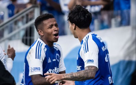 Keny Arroyo e Kaio Jorge celebram gol pelo Cruzeiro