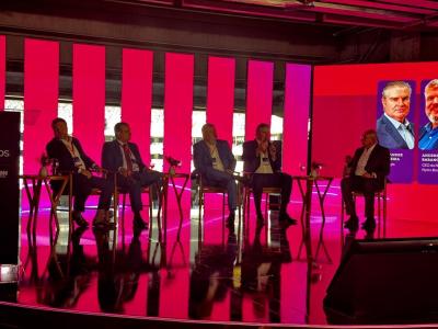 Rodrigo Simonato, gerente executivo de Relações Institucionais da Tereos Açúcar e Energia Brasil; Alexandre Nogueira, CEO da Light; Anderson Baranov, CEO da Norsk Hydro Brasil; e Renato Galuppo, conselheiro administrativo da Petrobras, no segundo painel do Eloos