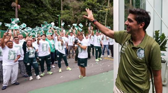 Abel Ferreira se despede de funcionários antes de final da Libertadores