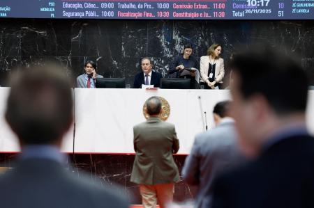 Privatização da Copasa: deputados realizam primeiras reuniões no plenário da ALMG