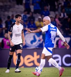 Gustavo Henrique e Matheus Pereira em Cruzeiro x Corinthians