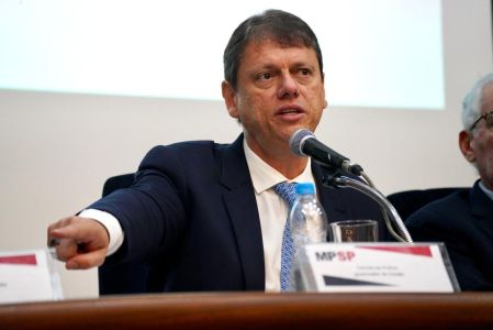 Declaração do governador aconteceu em coletiva de imprensa nesta quinta-feira (27)