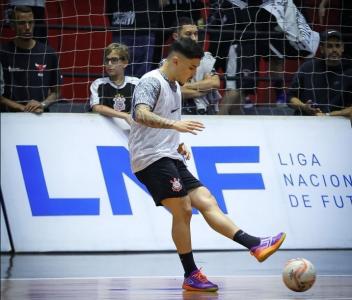 Corinthians vence Campo Mourão e se classifica à final da LNF