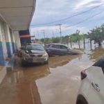 Temporal em Manga alaga ruas, comércios e tira famílias de casa; veja vídeo
