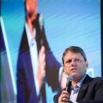 Tarcísio sobre fim da escala 6x1: ‘Alguém conversou com aqueles que geram emprego?’