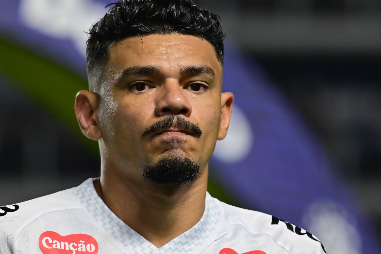 Atacante do Santos sente desconforto contra o Sport e vira preocupação