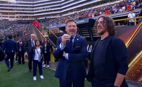 Carles Puyol no Estádio Monumental de Lima, palco da final da Libertadores entre Palmeiras e Flamengo