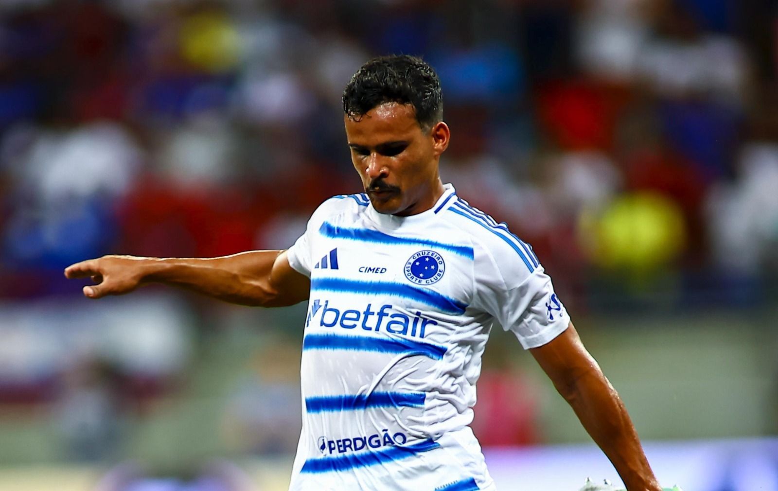 Cria da Toca atinge marca histórica pelo Cruzeiro e entra em seleto grupo do elenco