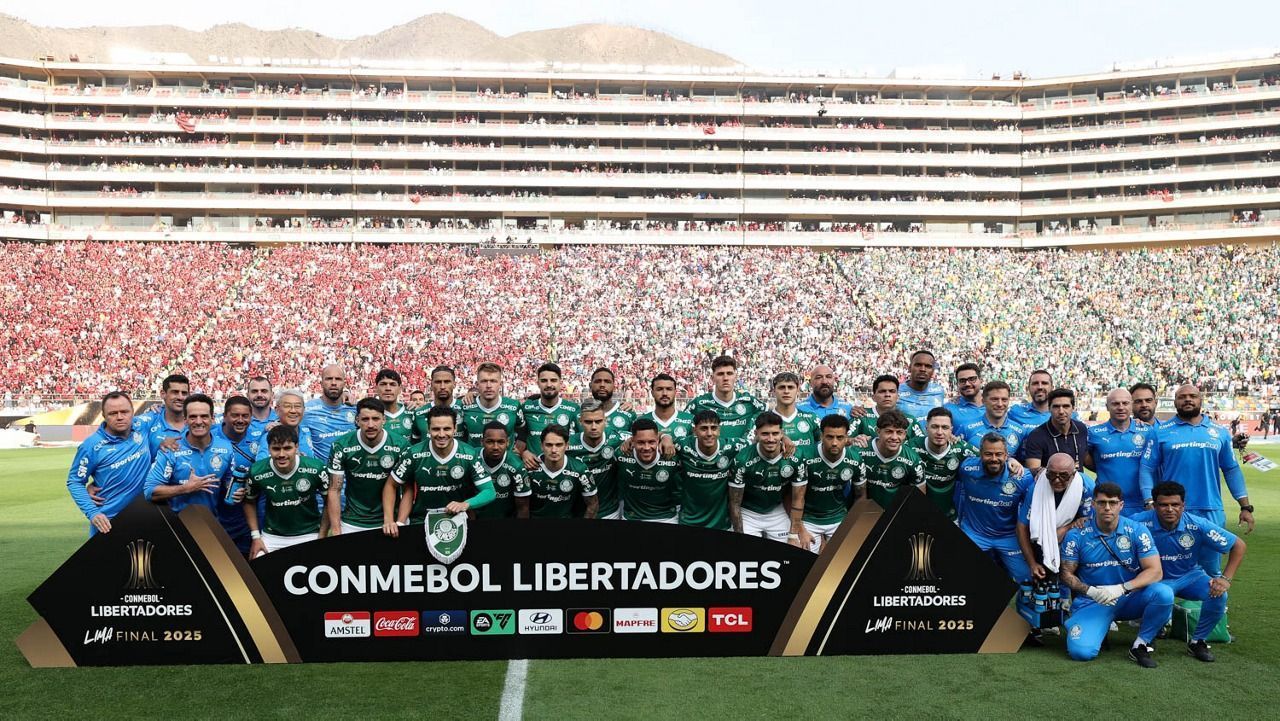 Meia do Palmeiras sente lesão contra o Flamengo e pode ser desfalque para Abel