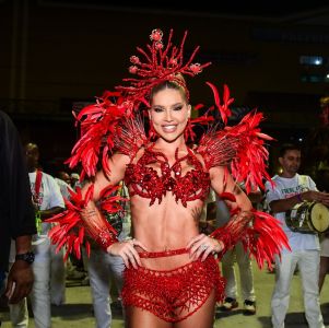 Virginia Fonseca em minidesfile da Grande Rio