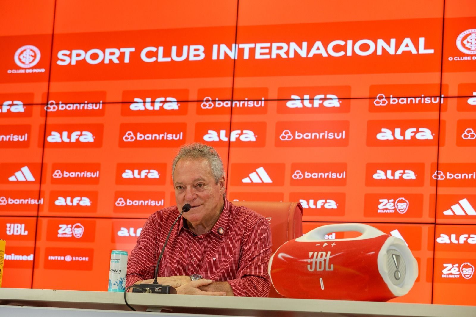 Fala homofóbica de Abel Braga, técnico do Inter, repercute na Europa: 'Escândalo'