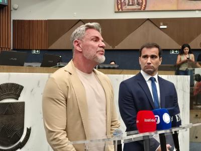 Presidente da Câmara, Juliano Lopes (Podemos), concedeu coletiva de imprensa nesta segunda-feira (1º)