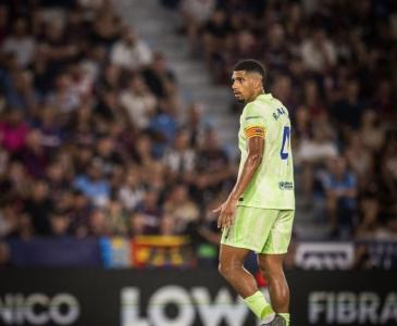 Ronald Araújo pede afastamento ao Barcelona para cuidar da saúde mental
