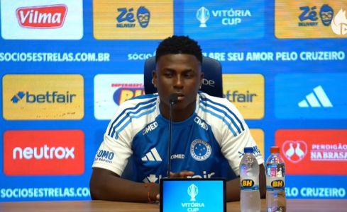 Néiser Villareal em apresentação do Cruzeiro